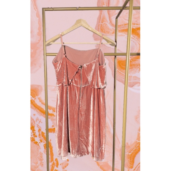 ALICE + OLIVIA VELVET ROSE RUFFLE TOP DRESS - Picture 3 of 3